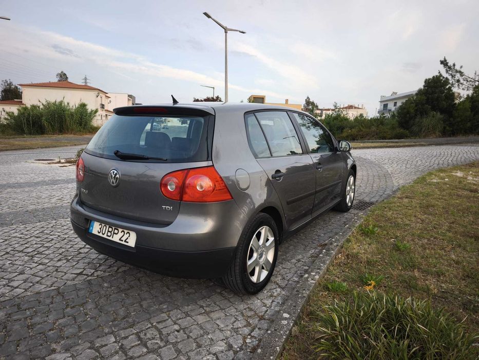 Volkswagen Golf V 1.9 TDI DSG – 2006