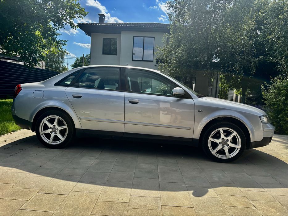 Audi a4 b6 2001 року випуску