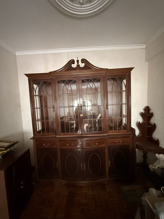 OFEREÇO Móvel / Cristaleira (Condição na descrição)
