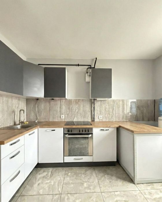 Продам УТЕПЛЕНУ 4-х ПАНЕЛЬКУ, ПРОСПЕКТ-Героїв Майдану, частково РЕМОНТ