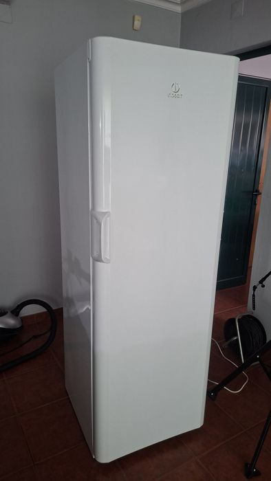 Frigorífico Indesit para peças