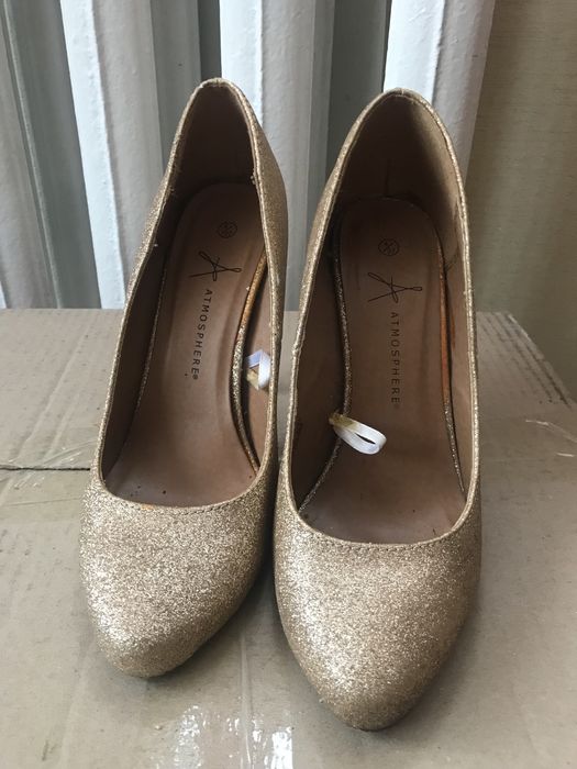 Золоті туфлі-човники