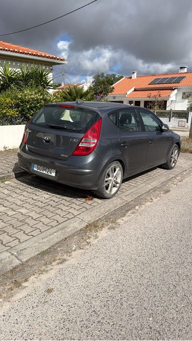 Hyunday  i30 1.6 CRDi - 2009 Muito economico . Carro muito economico ideal para quem procura um veiculo fiavel  para o dia a dia.