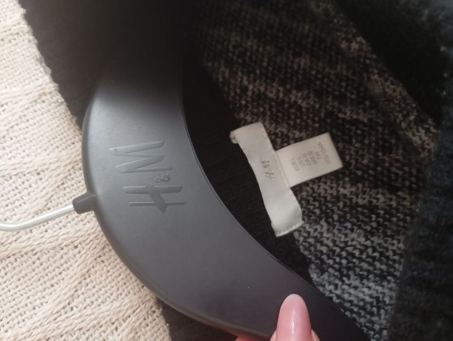H&M L czarno-biały pudełkowy sweter z wełną oversize skandynawski wzór