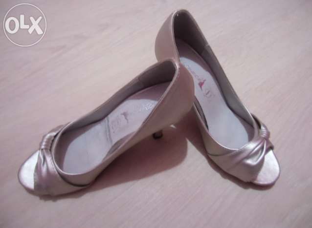 Sapatos Senhora NOVOS