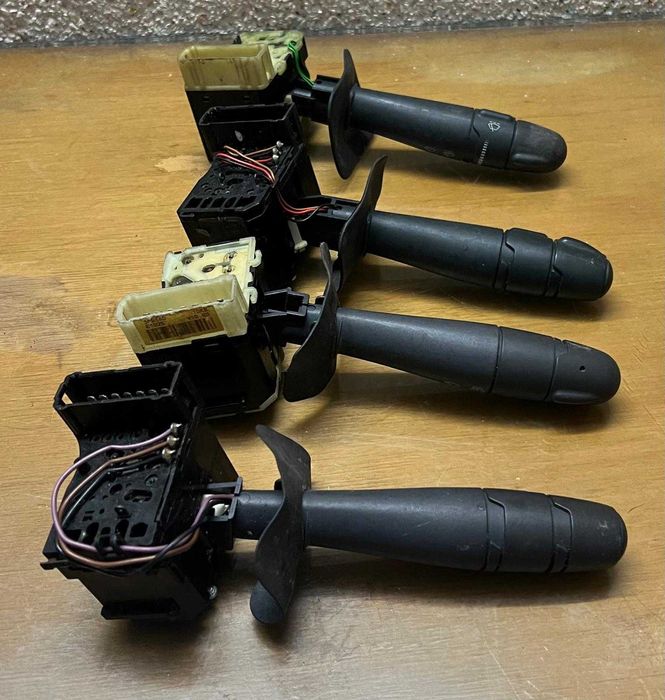 Manípulos de Luzes e Limpa Pára-Brisas