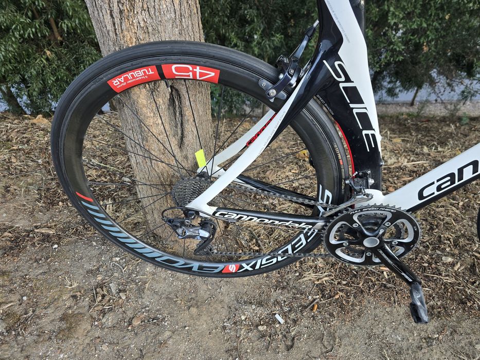 Cannondale de carbono com rodas carbono de tt