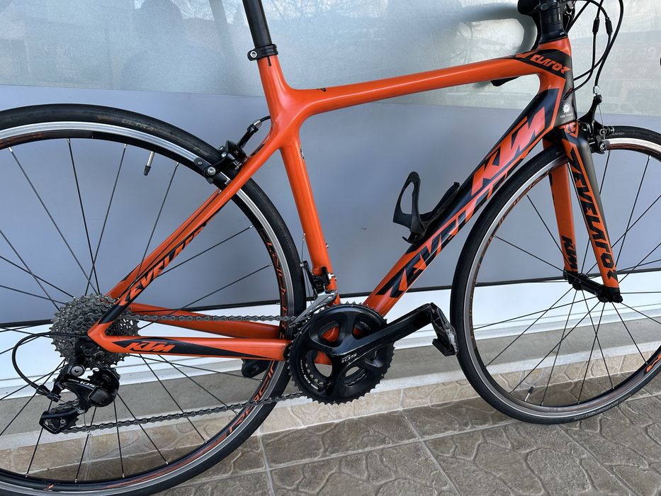 Bicicleta de estrada KTM - carbono