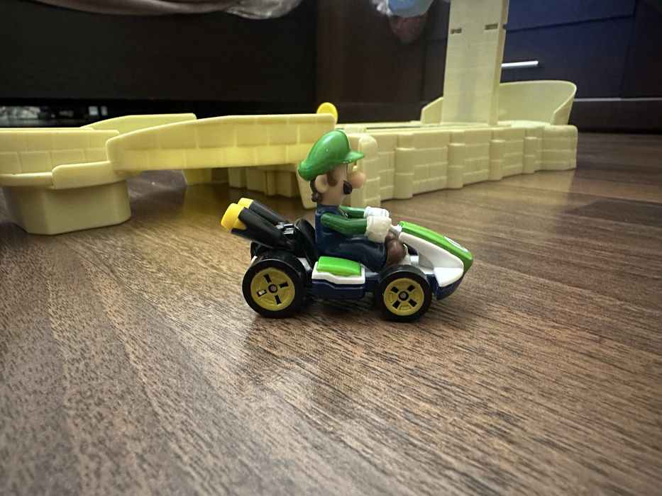 Продам трек Mario