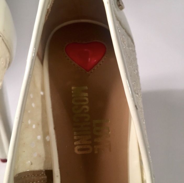 Nowe białe buty ślubne na obcasie Love Moschino Peeptoe [39]