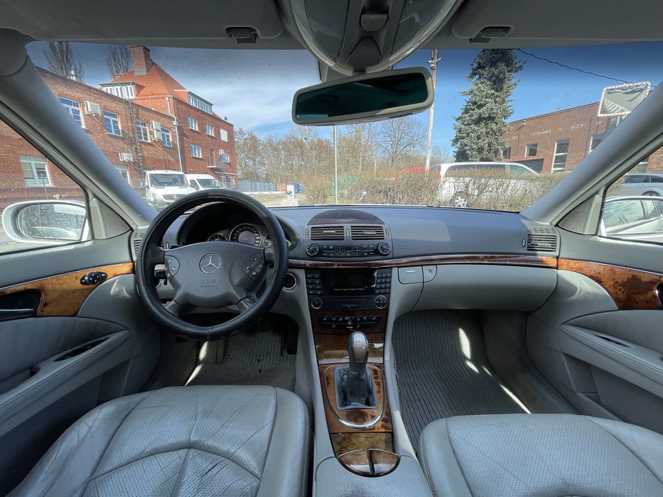 Mercedes E220 /2.2CDI// 6 biegów// skóry// opłaty na ROK
