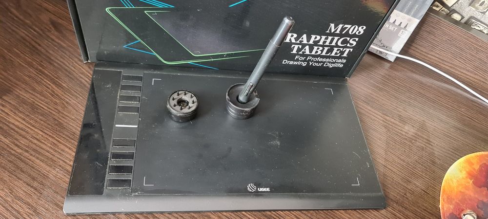 Продам графический планшет m708 ugee