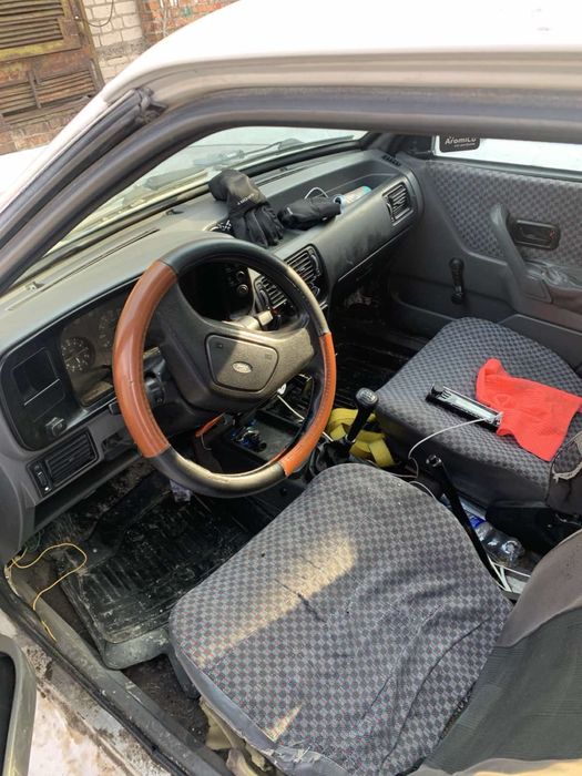 Продам Ford Escort 1.3 (1.6)