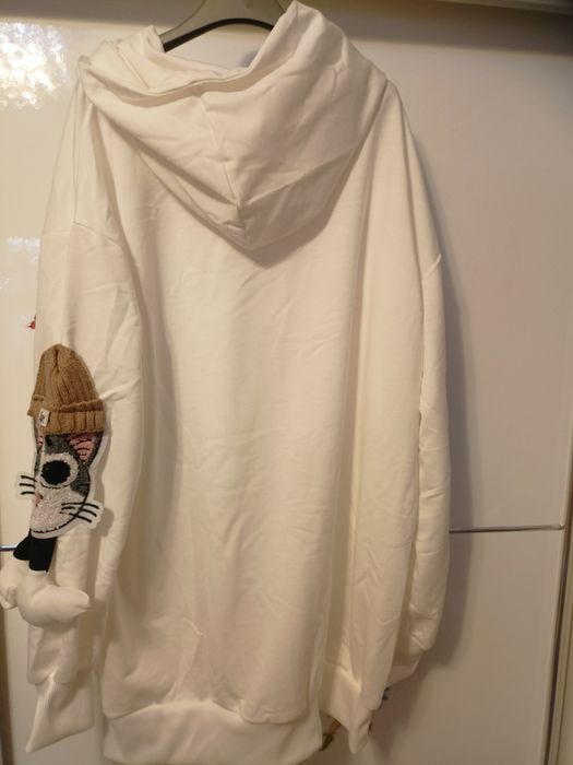 Bluza wiosenna z kapturem i misiami na rękawach