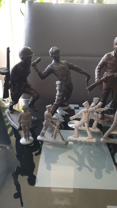 Солдатики разные