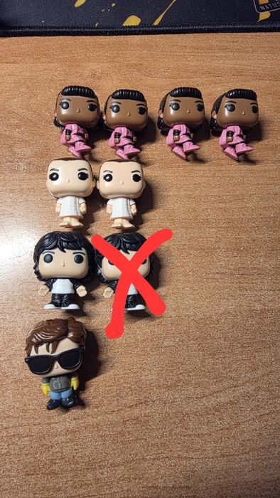 Stranger things Kinder joy figurki