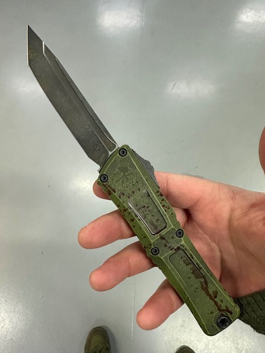 Microtech Combat Troodon T/E Gen III Outbreak Signature Series Deep