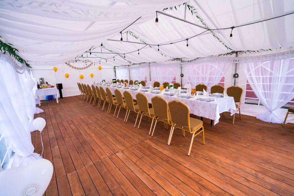 Wynajem Namiotów, podłoga drewniana - Namioty na Wynajem, krzesła