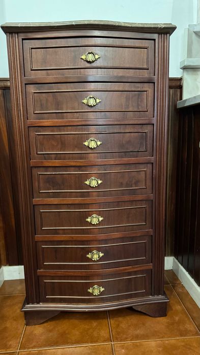 Móvel camiseiro com tampo em pedra mármore