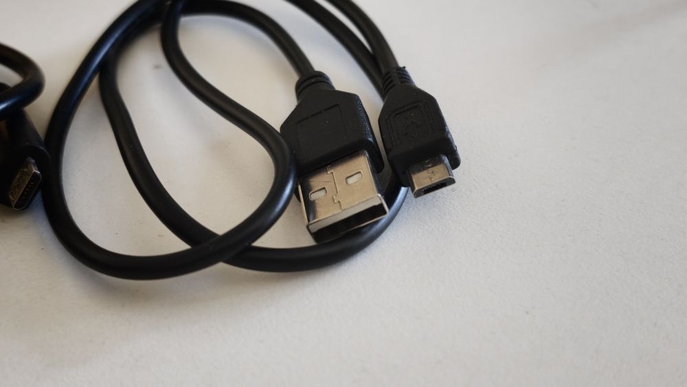Cabos usb-c e usb para micro usb