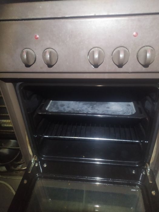 Еллектроплиты духовка, работает