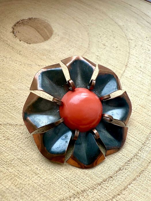 Stara broszka PRL metaloplastyka