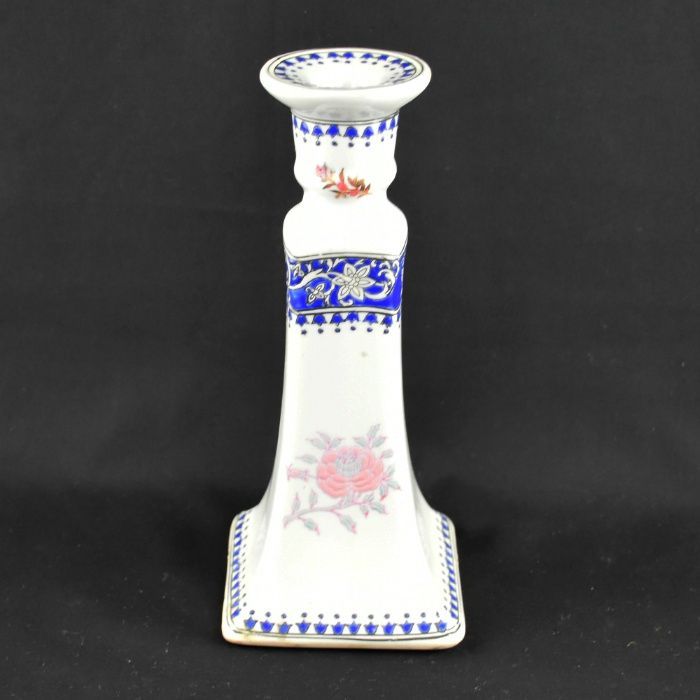 Castiçal em Porcelana com brasão “Chateau de Versailles”