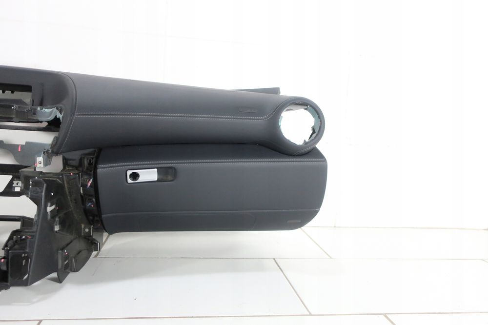 konsola mercedes amg gt c190 szara/czerwona nić