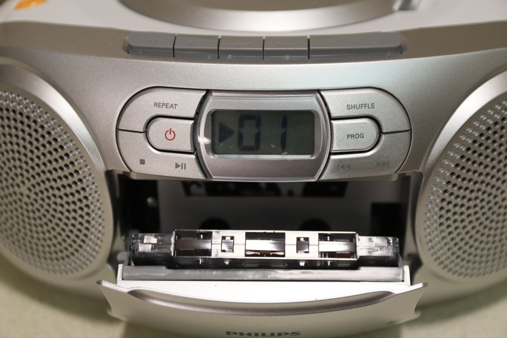 Philips  AZ 127/12  FM , CD , tape