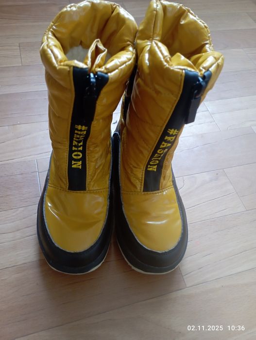 Зимове взуття для дівчаток