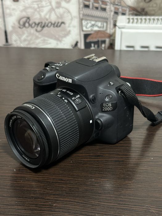 Canon 200d | Идеальное состояние!