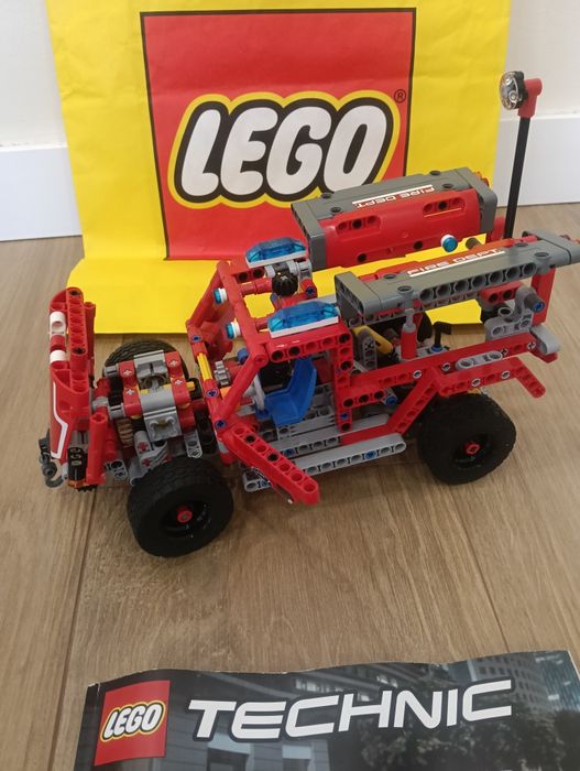Lego Technic - First Responder482752351763189763
