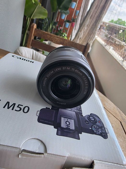 Canon M50 Mark II branca + lente 15-45mm com caixa