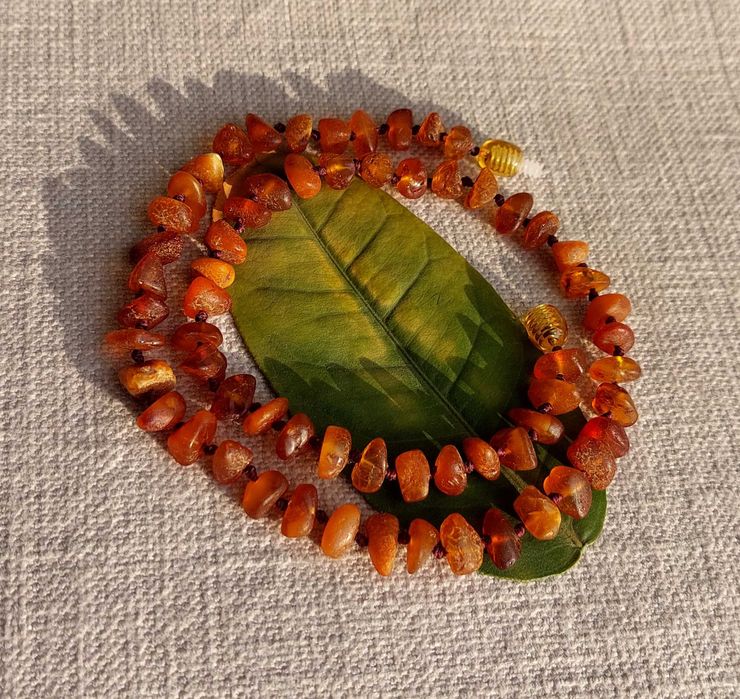 Вишукане янтарне кольє, изящные лечебные янтарные бусы