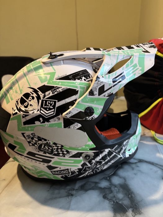 Дитячий мотошолом