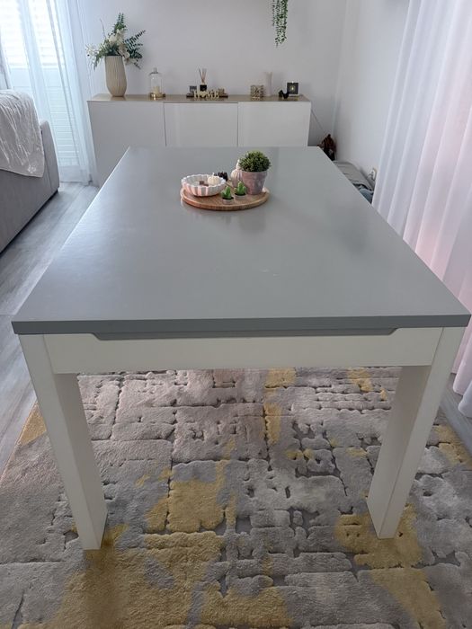 Vendo mesa de jantar extensivel