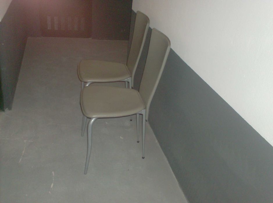 2 Cadeiras Almofadadas