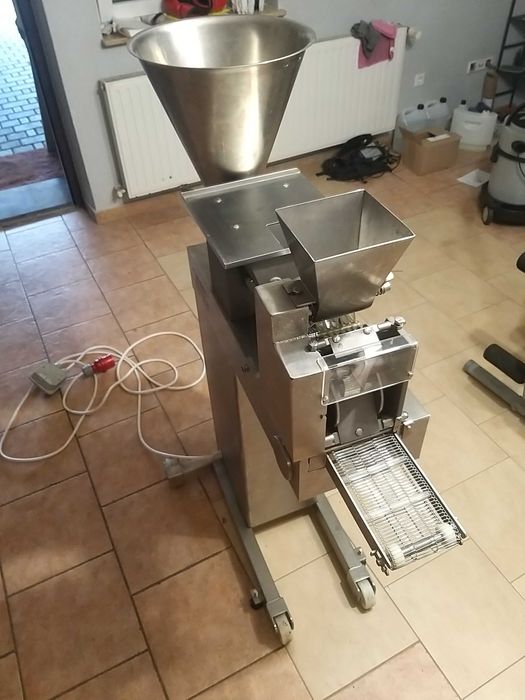 Maszyna do pierogów formierka,01MG5 pierogarka ze stołem do odbierania