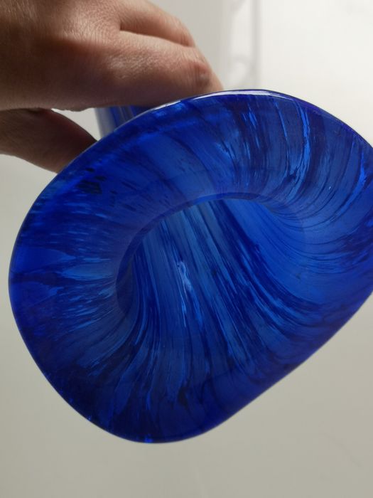 wazon niebieskie szkło PRL