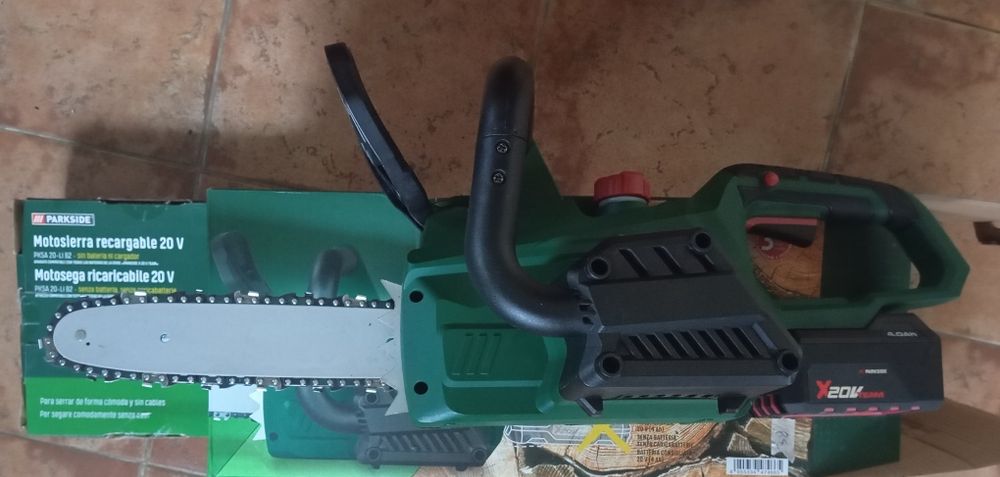 Motosserra com bateria de 4Ah Parkside 20V