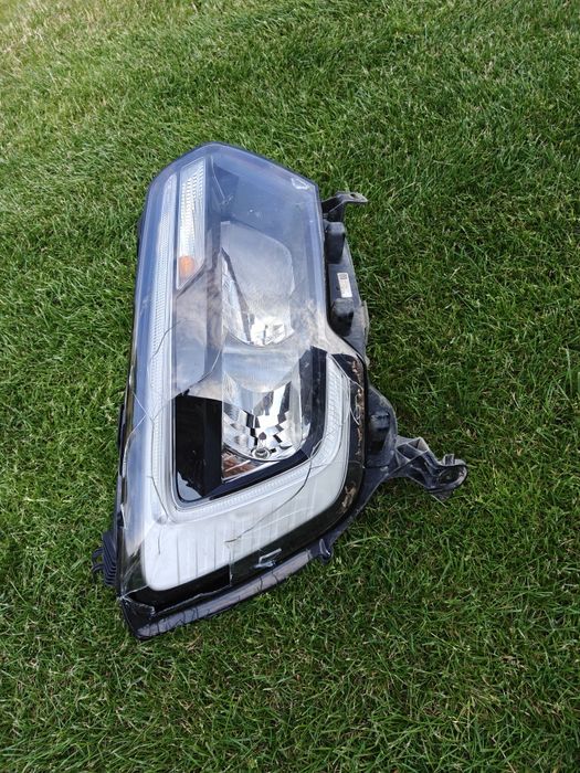 Lampa Renault Master 3 prawa przednia