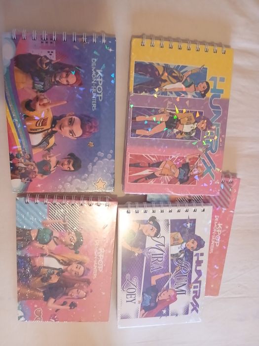 Livros de colorir K-pop Demon Hunters