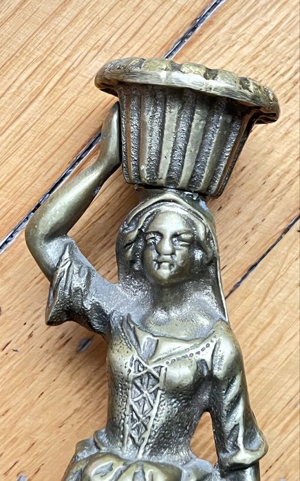 Stare mosieżne świeczniki