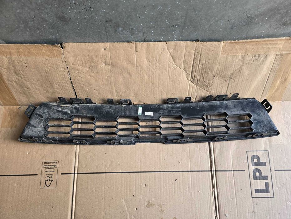 kratka środkowa zderzaka przód Chevrolet Aveo T300