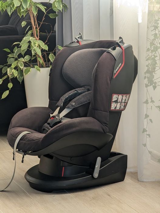 Fotelik samochodowy czarny maxi Cosi tobie