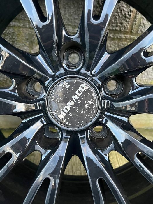 Диски з шинами.        .