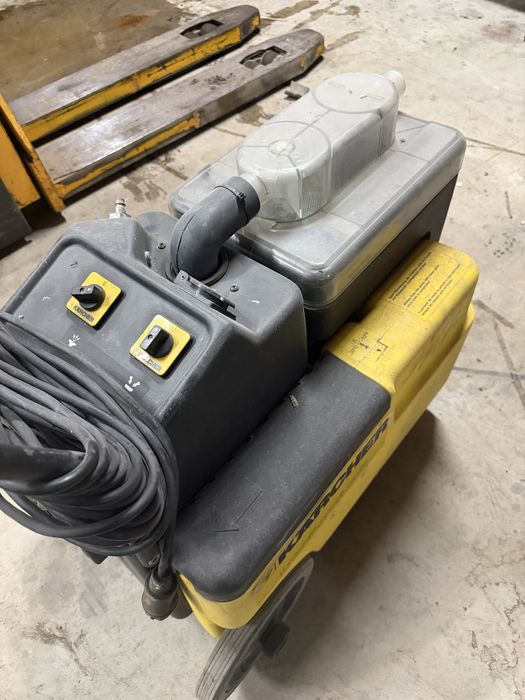 Karcher puzzi 200 миючий пилосос