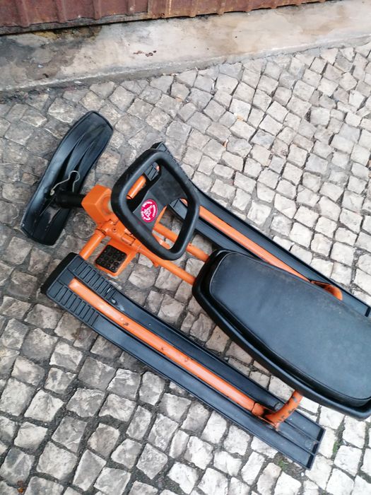 Carrinho de neve antigo