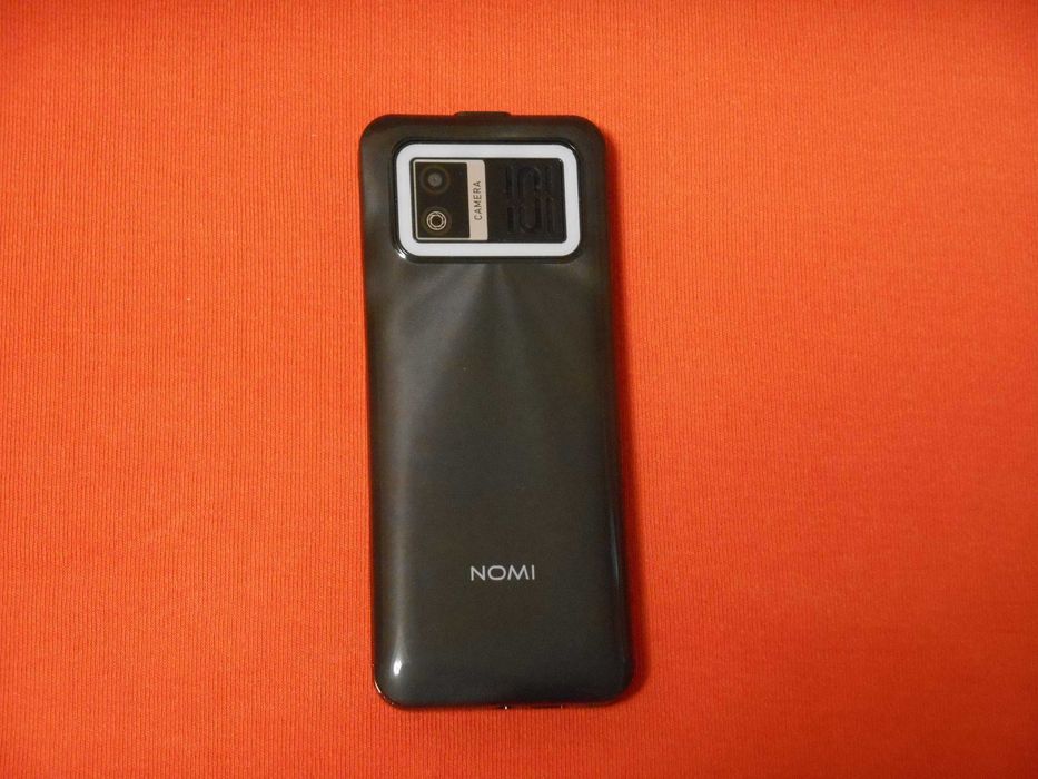 Кнопковий телефон Nomi i2412 Black чорного кольору