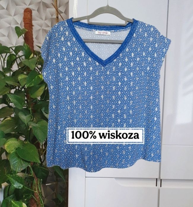 Bluzka niebieska z wiskozy w srebrne wzorki